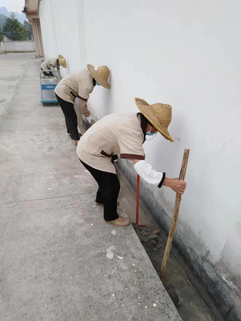 清理下水道的工作.jpg