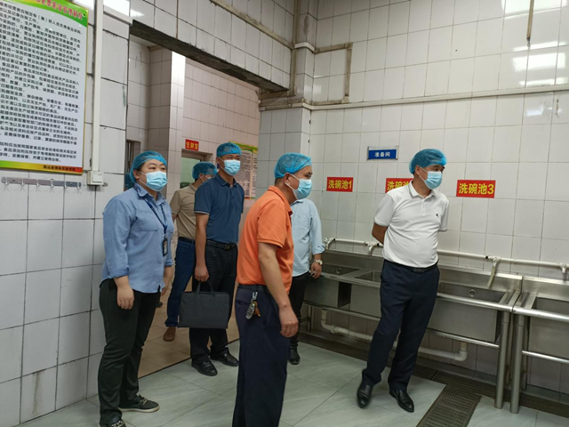 市工作专班检查组实地检查.png
