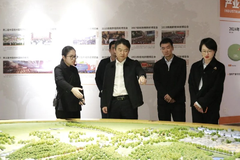 学习先进经验 共谋发展新篇｜罗振宇率队到江西省信丰县考察学习并开展招商引资活动