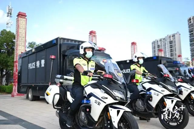 清远公安铁骑有效发挥“最快双腿”作用,守护市民平安。 图片