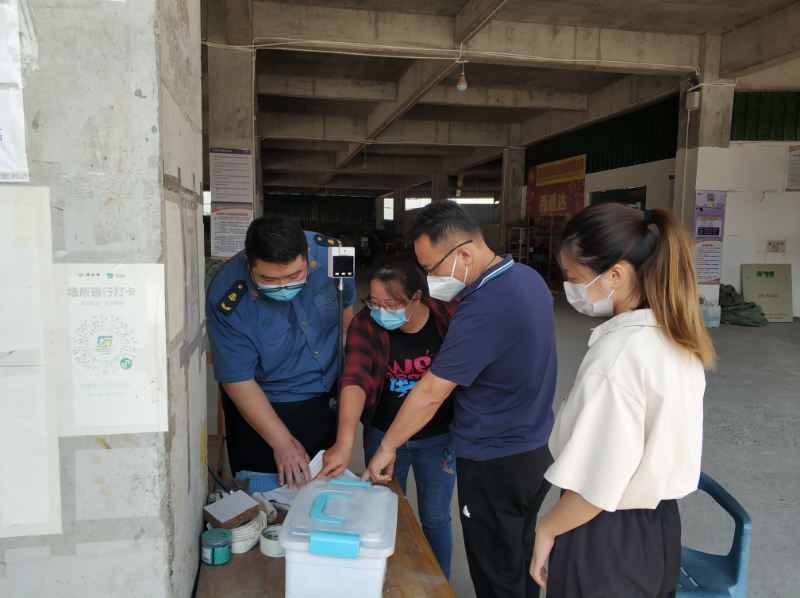 10.25郑副局到邮政、京东、百事达检查和宣传1.jpg