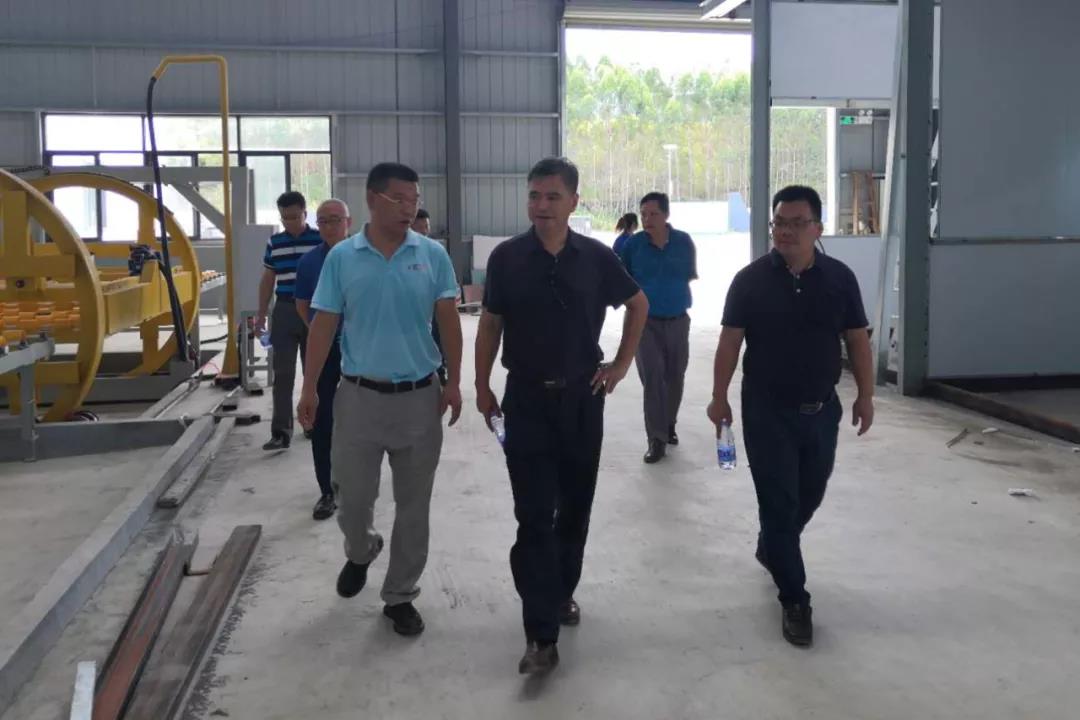 廖敬华一行分别到阳山县汇晟环保新材料有限公司等进行实地考察.