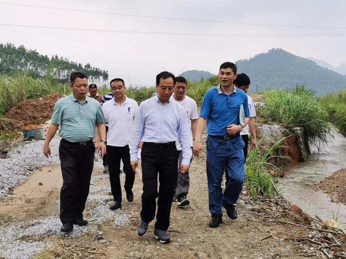 (2020.05.06)市委常委、常务副市长吕成蹊带队到我县督查非煤矿山企业_1