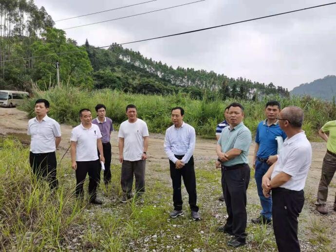 (2020.05.06)市委常委、常务副市长吕成蹊带队到我县督查非煤矿山企业_2