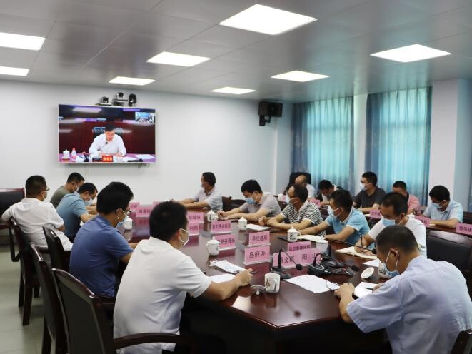 (2021.05.23)阳山县组织收听收看全市强降雨防御工作视频会立即部署防御工作_2
