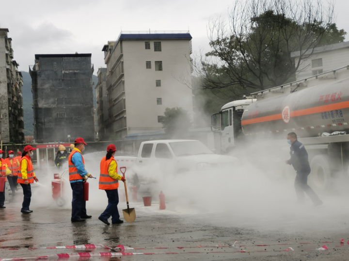 (2021.05.21)阳山县组织危化品运输车辆交通事故处置应急演练_2