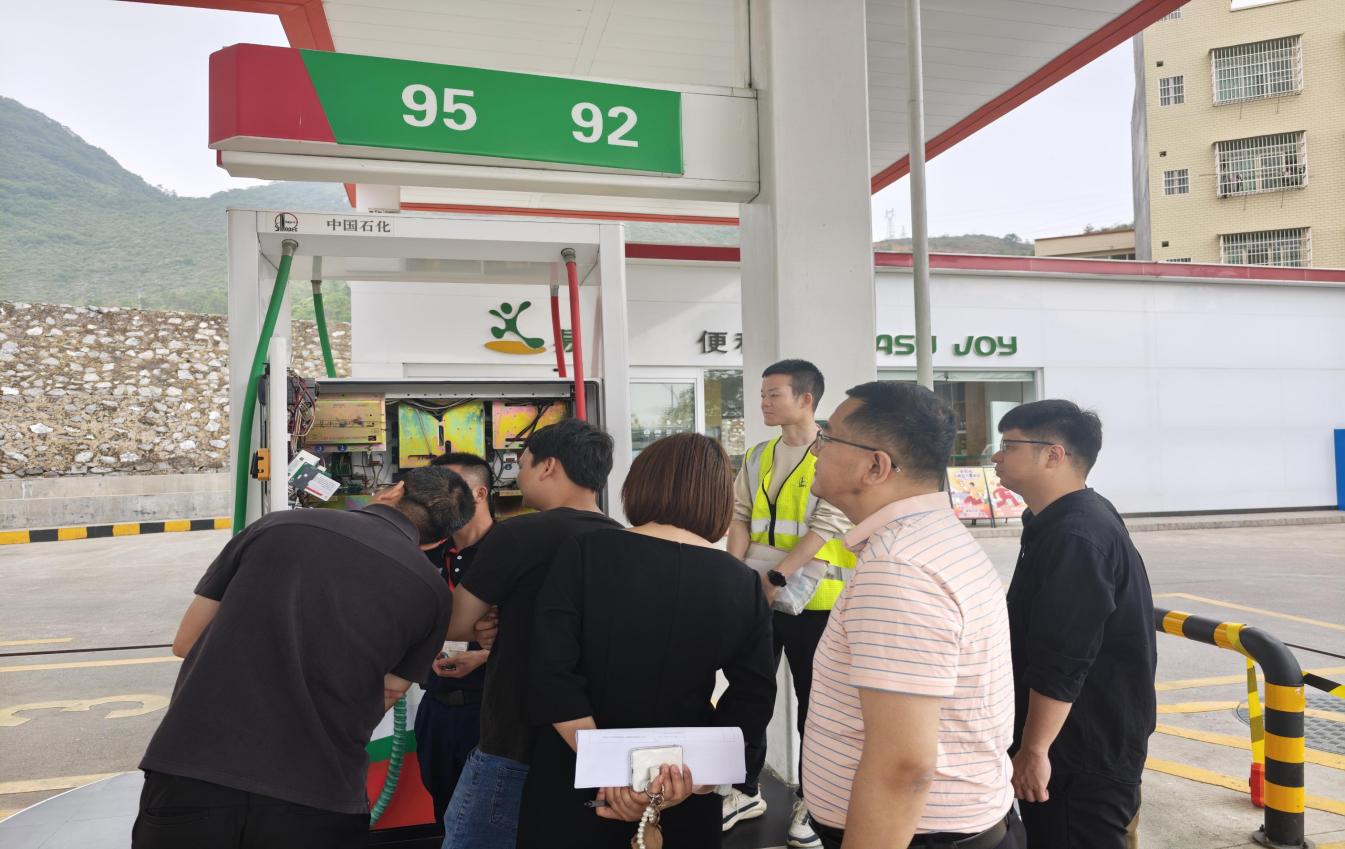 阳山县应急管理局开展加油站延期换证现场核查 筑牢危化领域安全防线.docx_2